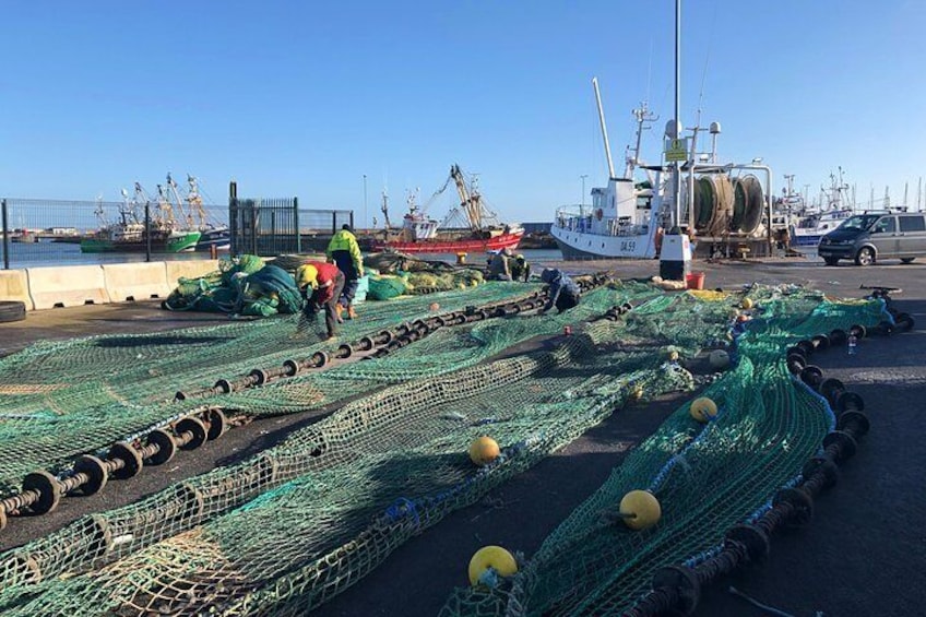 Fixing nets on the pier