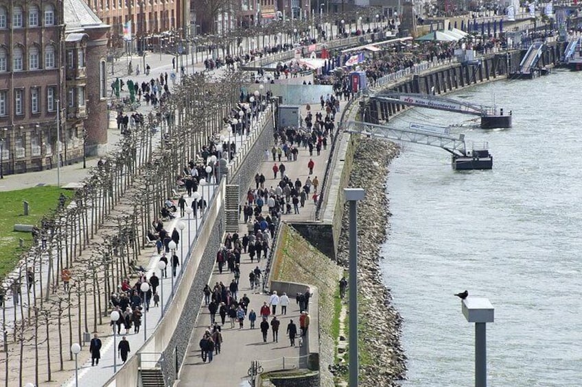 Promenade along the Rhine, Credits: Johann H. Addicks