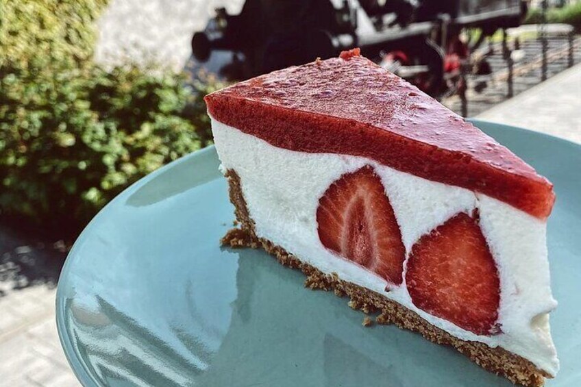 Home-style cakes - included!