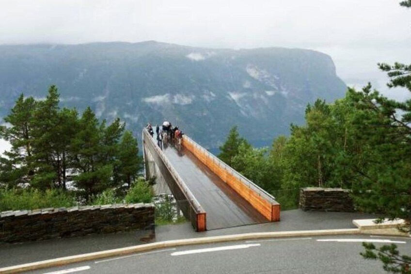 Flam: The Spectacular Stegastein Viewpoint Tour