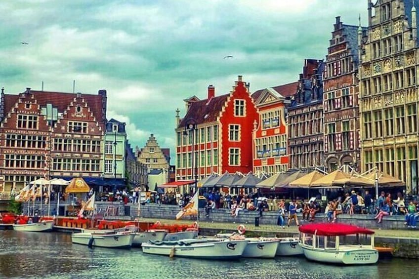 Discover the city centre of Ghent. The stories, the legends & the fun facts.