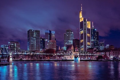 Private City Sightseeing Tour in Frankfurt for Incentive Groups up to 35 pe...