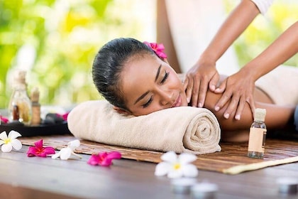 Ayurvedic Spa Massage and Herbal Garden Tour