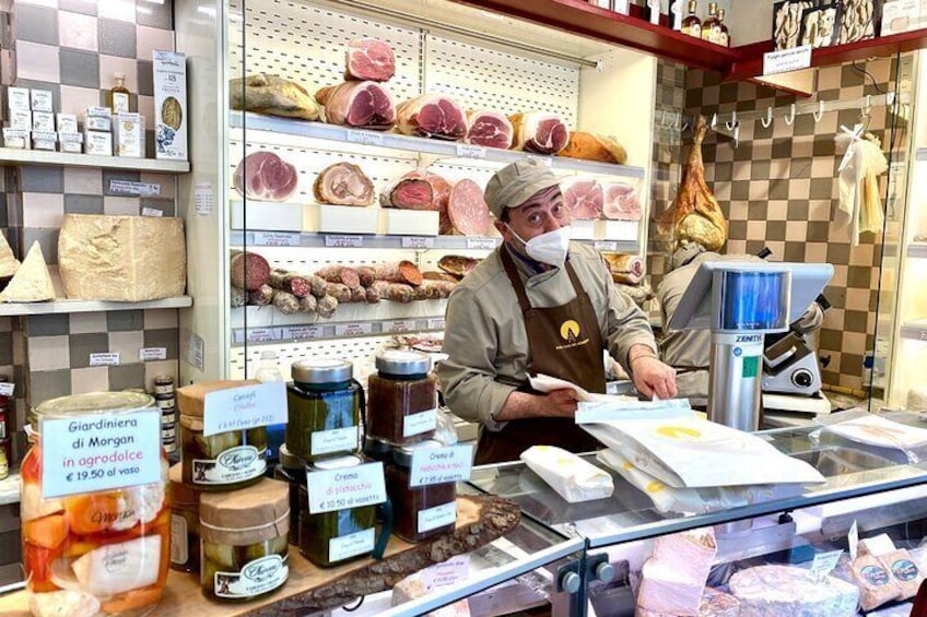 Venetian Cicchetti Street Food & Sightseeing Walking Tour with local guide