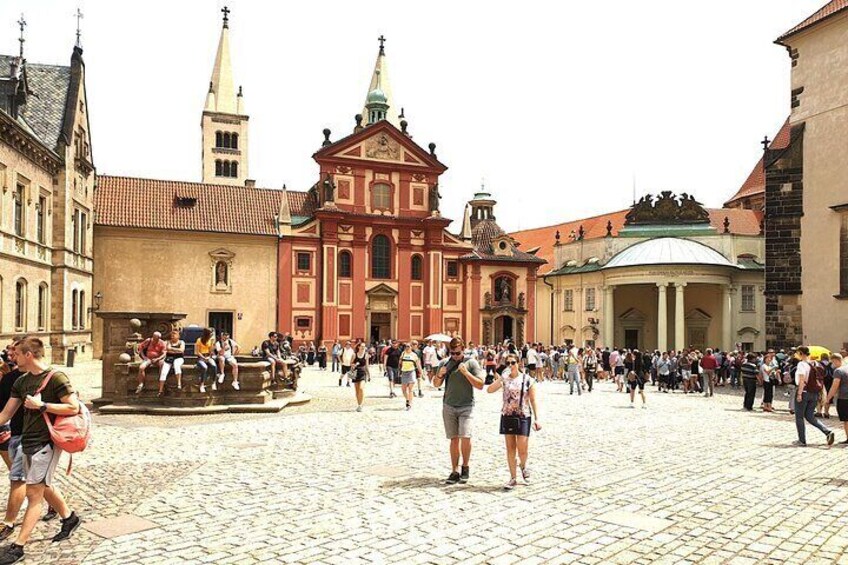 Prague Walking Tour of Old Town, Charles Bridge and Prague Castle