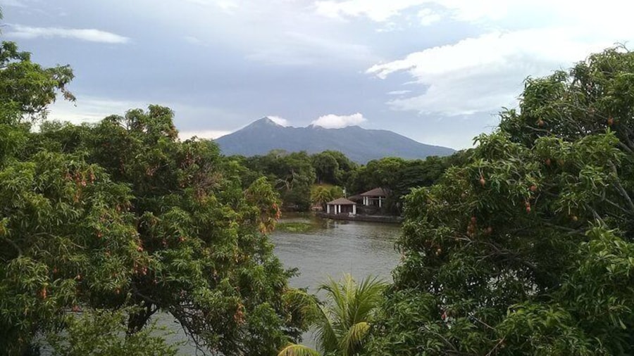 Granada colonial city & Isletas boat tour