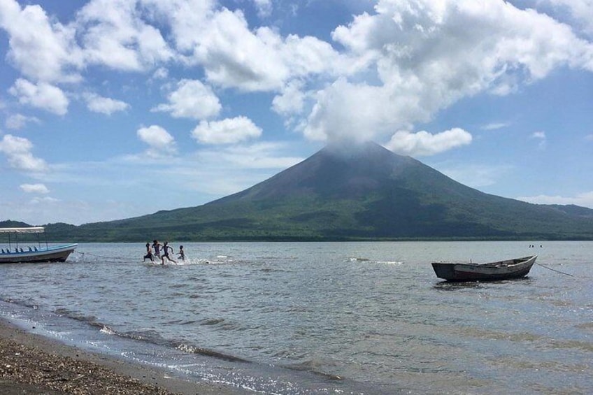 Momotombo Volcano and Managua lake