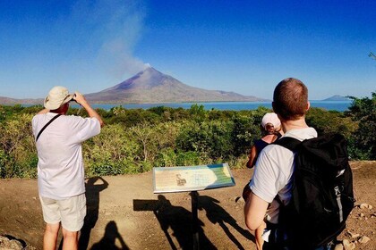 Old Leon and Asososca Lagoon Private Tour