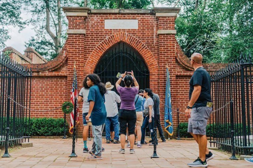 Mount Vernon and Old Town Alexandria Day Trip from Washington DC