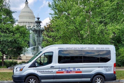 4-Hour Small Group Guided National Mall Tour with 10 Top Attractions