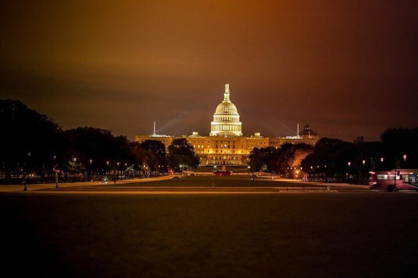 Washington DC Moonlit Tour of the National Mall with Pick-Up