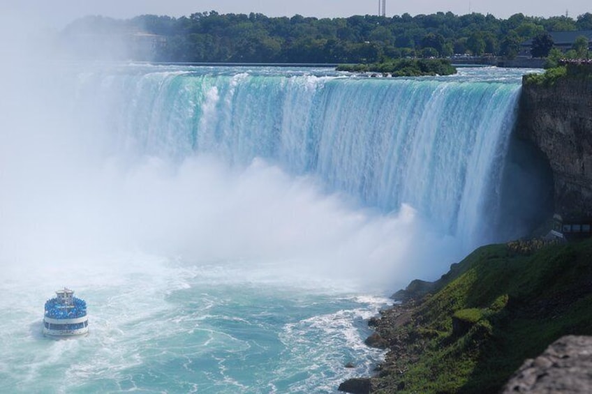 All-Inclusive Niagara Falls USA Tour with Boat Ride