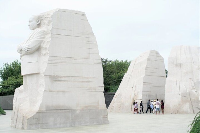 3-Hour Washington DC "Morning Monuments" Guided Sightseeing Walking & Bus Tour