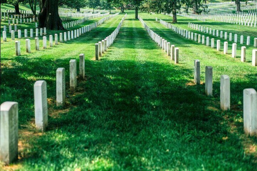 90-Minute Guided Walking Tour of Arlington Cemetery with Changing of the Guards