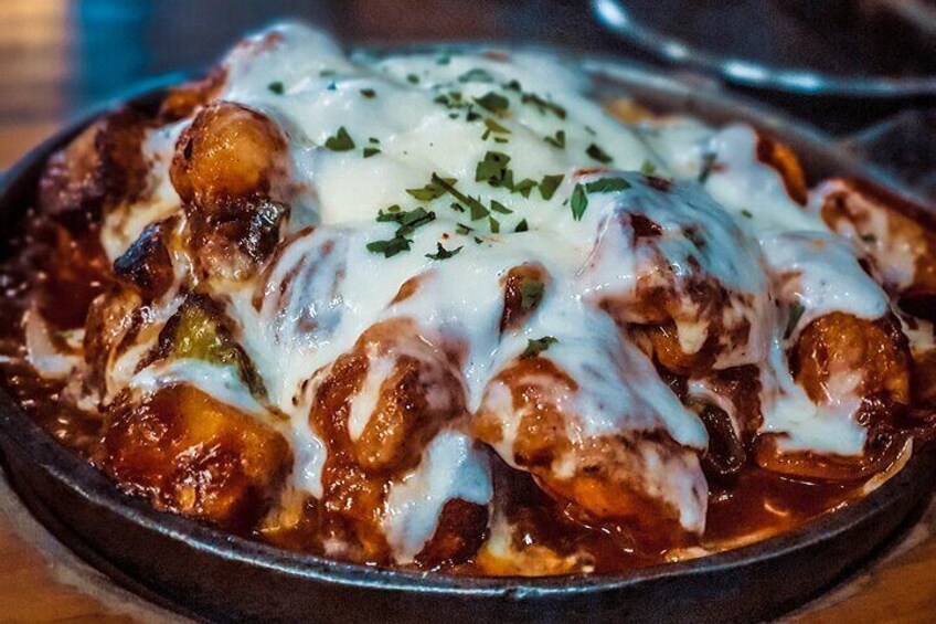 Sizzling Chicken with Spicy Sauce and Cheese