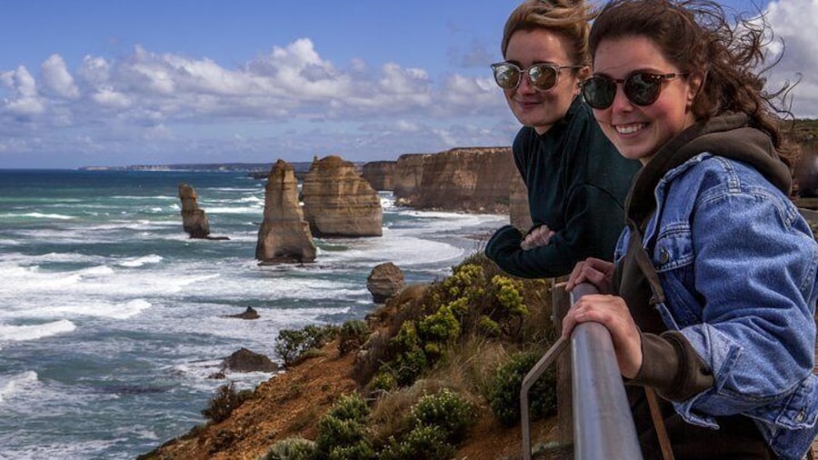 Great Ocean Road Tour for Backpackers, Students and Young travellers