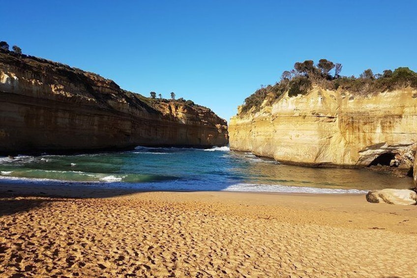 Gorgeous Loch Ard Gorge in the morning, before all day tours arrive. Highlight of our tour.