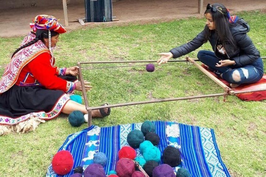 Natural Dyeing and Weaving Experience in the Sacred Valley (Textile Workshop)