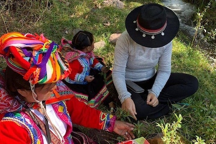 Experience the Magic of Andean Textiles: Weaving workshop - Cusco