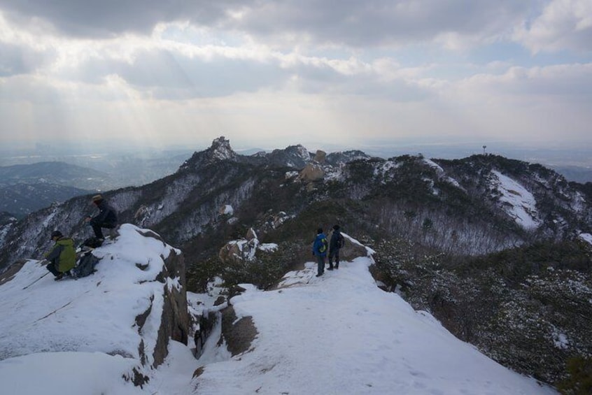 Private Hiking to Bukhansan Peak(Baegundae: 836.5m) with Mountain Expert