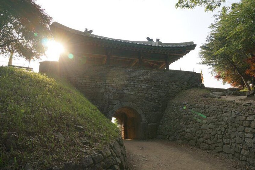 Namhansanseong UNESCO Historical Sites and Korean Folk Village-Private Tour