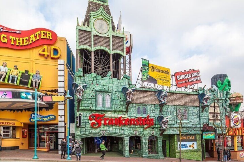 Clifton Hill, known as the " Street of Fun", one of the major tourist promenades in Niagara Falls, Ontario.