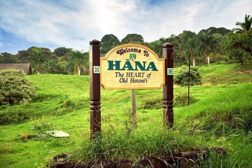 Experience the classic Road to Hana tour