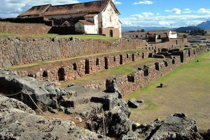 Full day excursion in the Sacred Valley, Pisac, Ollantaytambo from Cusco Ci...
