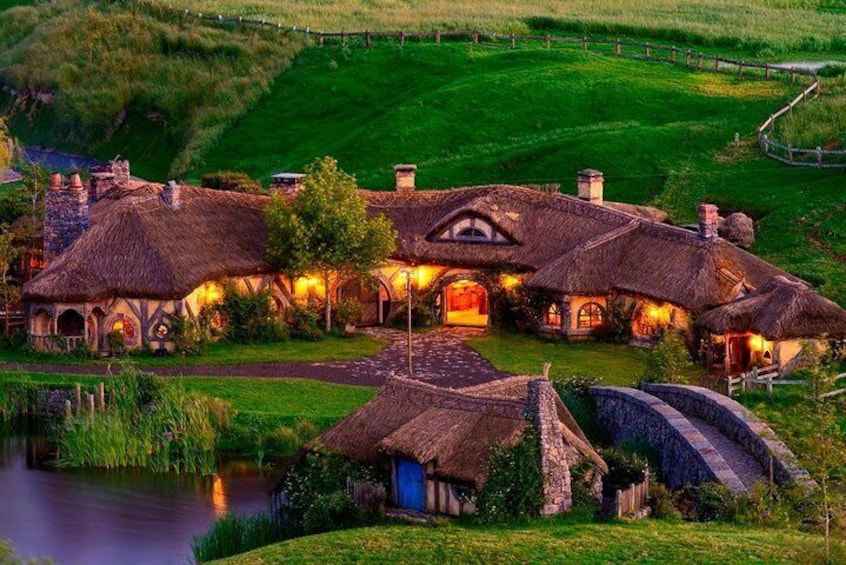 Hobbiton Movie Set