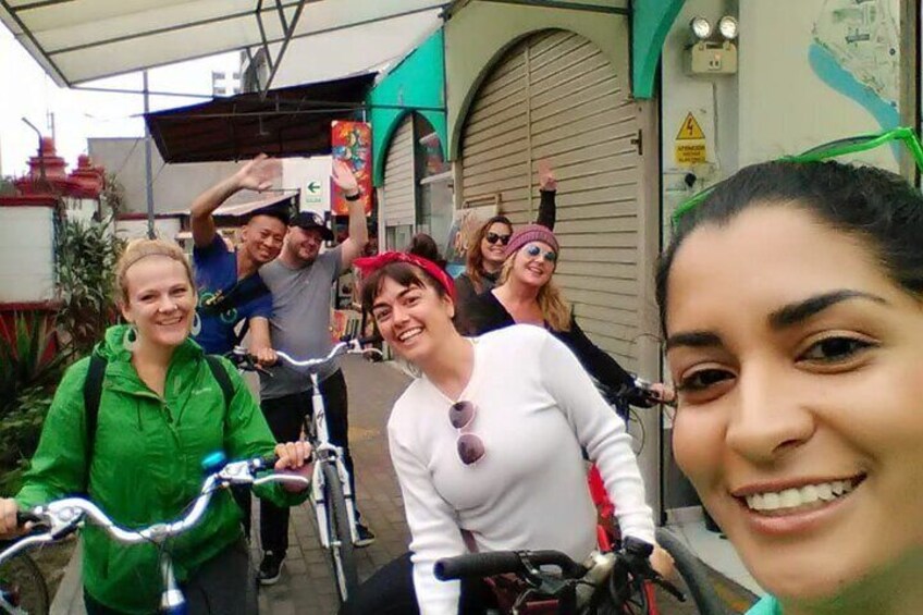 Girls just wanna have fun by bike!