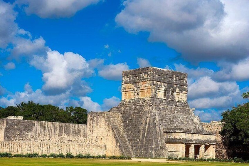 Chichen Itza, The greatness of the Mayas: Creation legends Tour