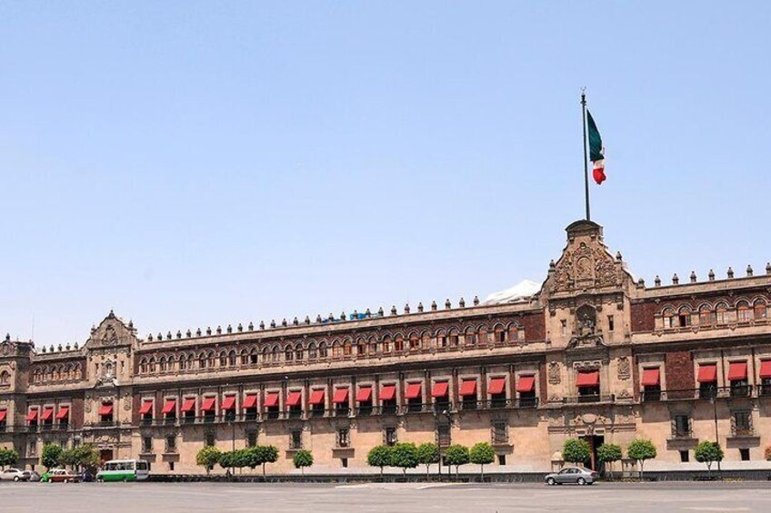 Moctezuma and the Zocalo: The Aztec Empire and its fall