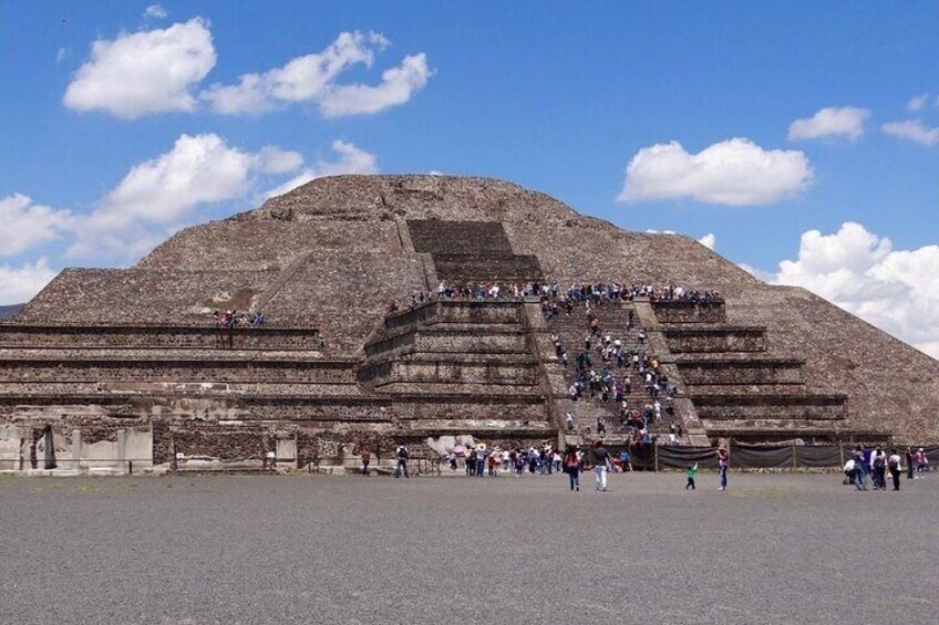 Hot Air Balloon Ride over Teotihuacan