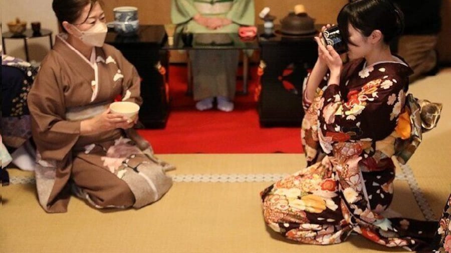 Experience the traditional way of drinking tea prepared by a tea master