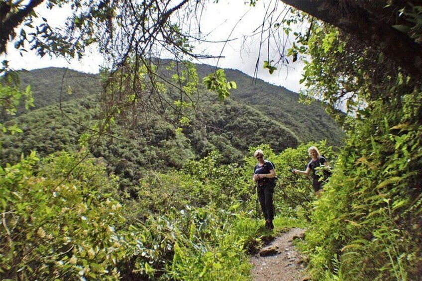 Original Inca Trail Hike Through The Sacred Valley Of The Incas