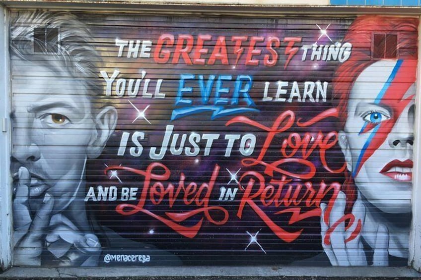 Offbeat Street Art Tour of Chicago: Urban Graffiti, Art, and Murals