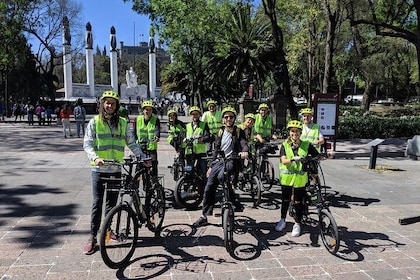 Mexico City Highlights E-Bike Tour avec un arrêt gastronomique