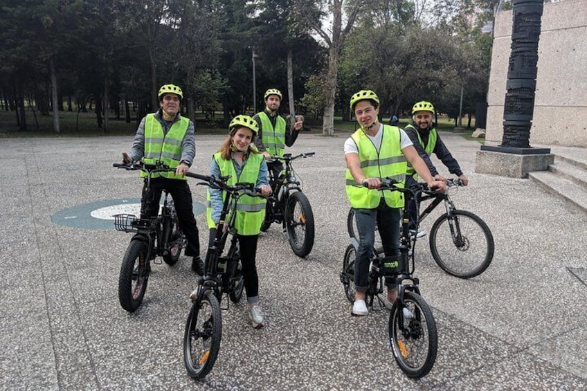 Mexico City Highlights E-Bike Tour With Foodie Stops