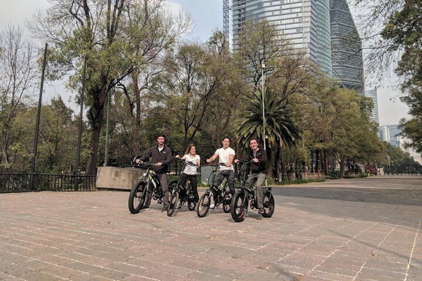 Foodie Lovers And Trendy CDMX E-bike Tour