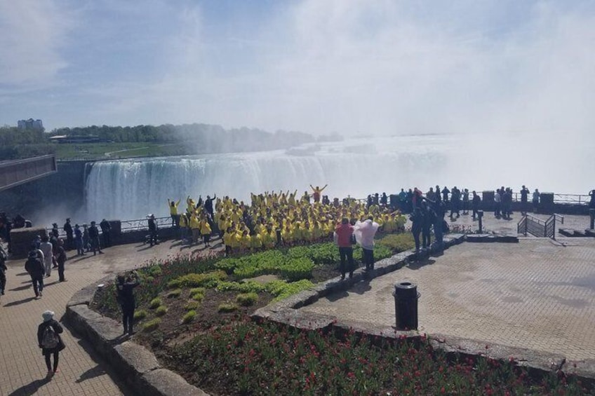 Tour to Niagara Falls with Cruise