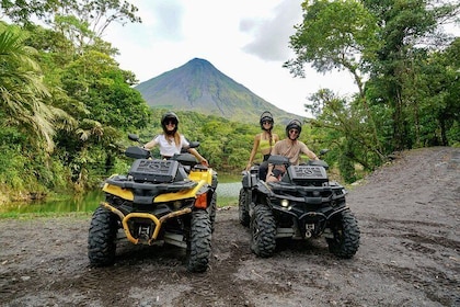 Volcán Arenal Lava Filds Tour en Cuatrimoto (Cuatriciclo Doble)