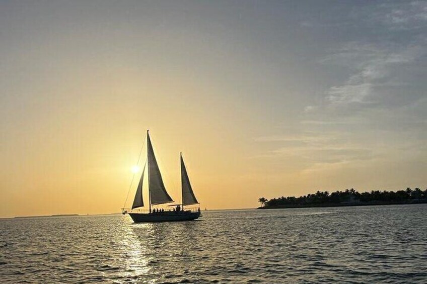 Sunset Sail in Key West with Beverages Included 