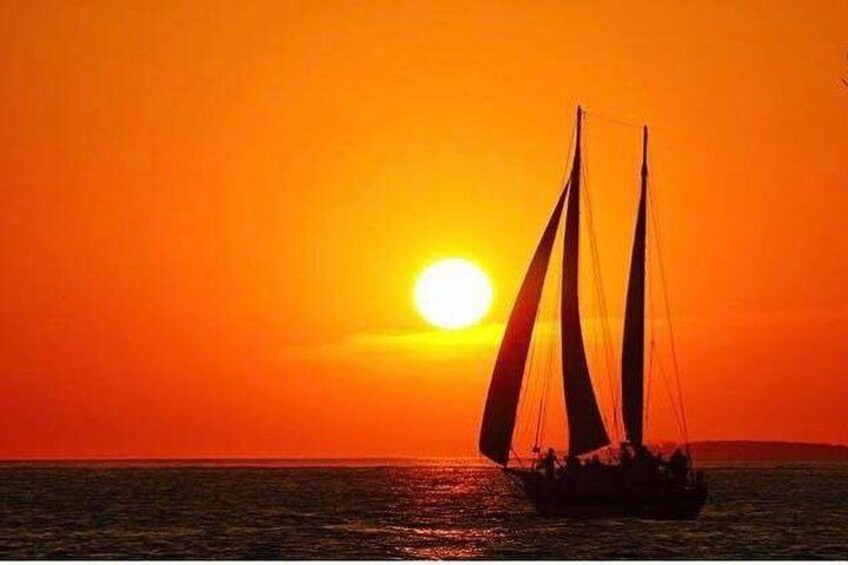 Sunset Sail in Key West with Beverages Included