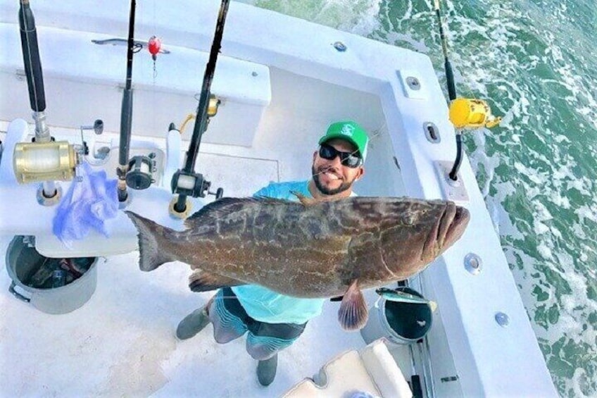 4-Hour Day or Night-Time Reef Bottom Fishing Charter in Fort Lauderdale