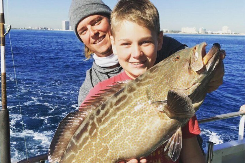 4-Hour Day or Night-Time Reef Bottom Fishing Charter in Fort Lauderdale