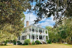 Hopsewee Plantation Guided Attic to Cellar Tour