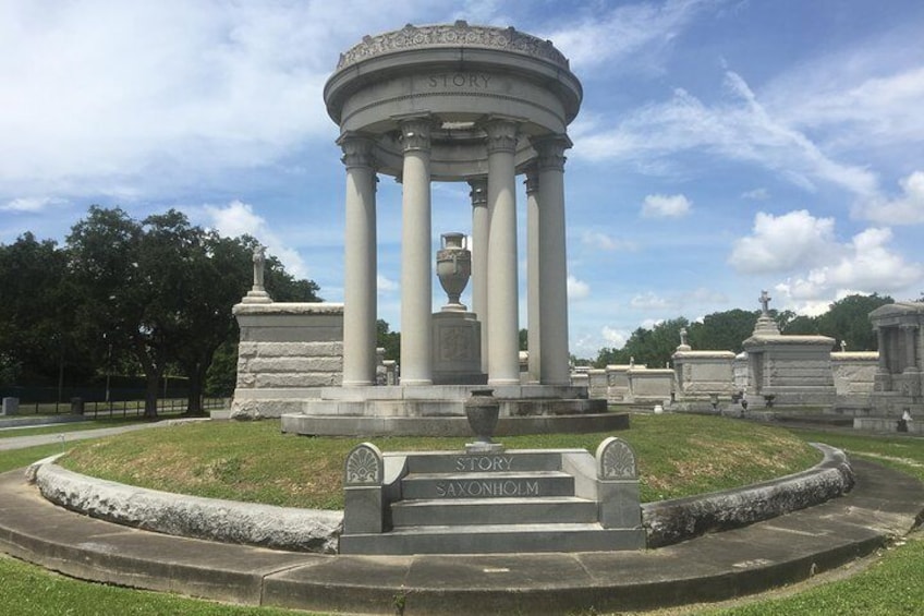 Lake Lawn Metairie Cemetery Walking Tour