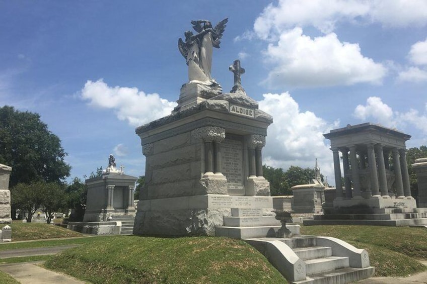 Lake Lawn Metairie Cemetery Walking Tour