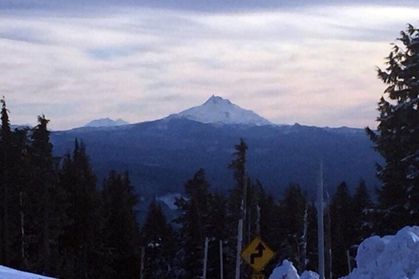 The Hood-Columbia Loop: Timberline, Orchards, and Waterfalls