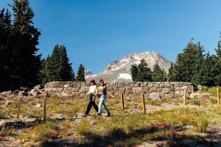 The Hood-Columbia Loop: Timberline, Orchards, and Waterfalls